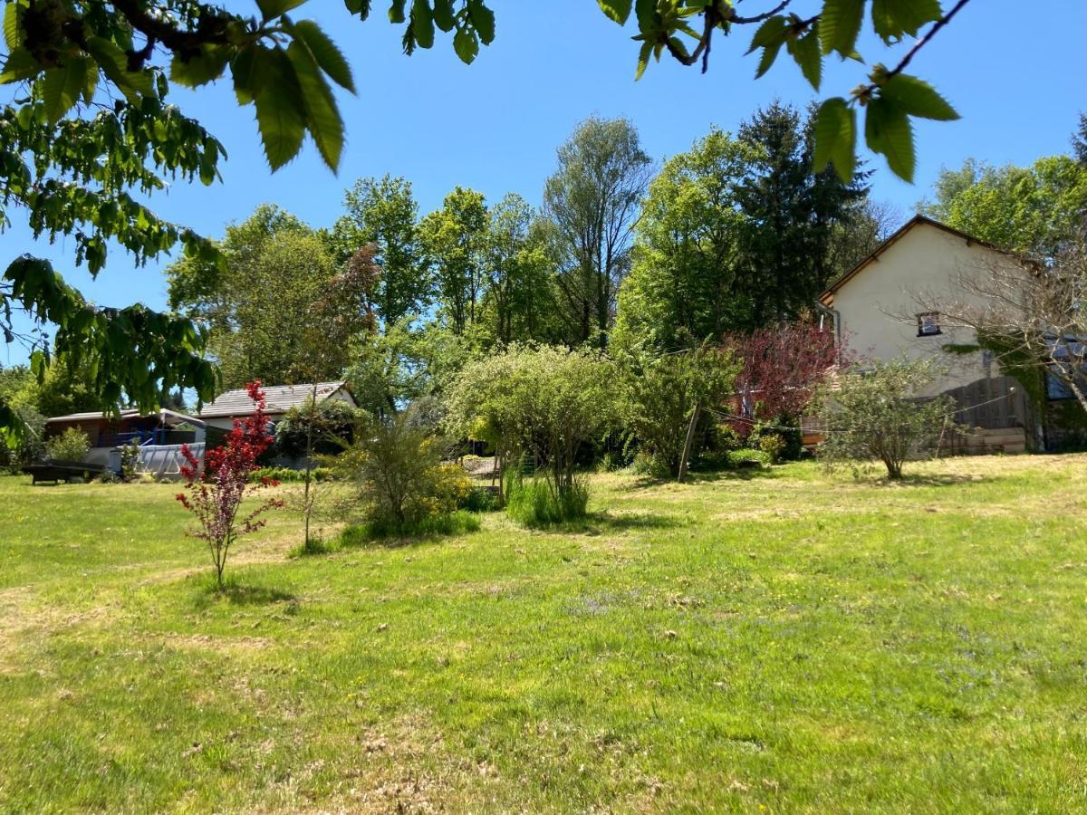 La Maison Charmante D'Elisabeth Saint-Ybard Exteriér fotografie